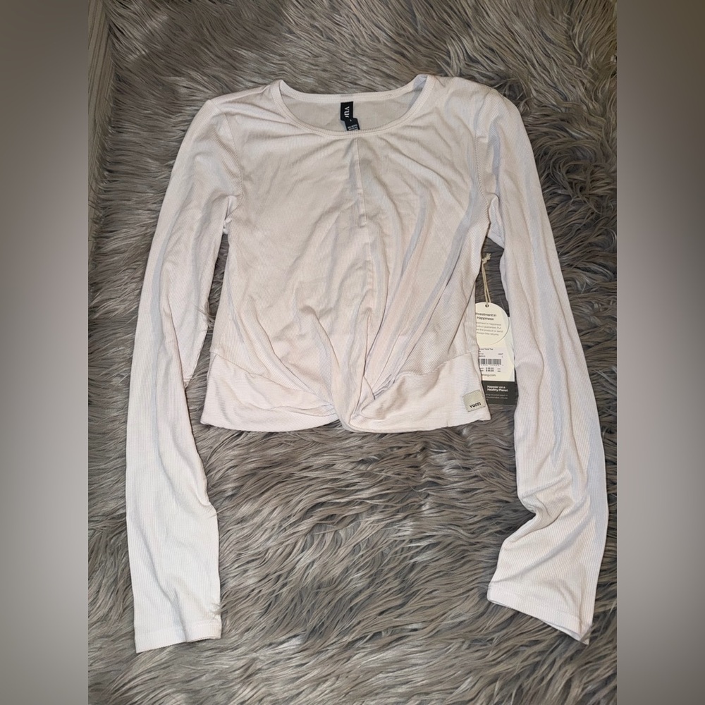 Vuori cove twist tee